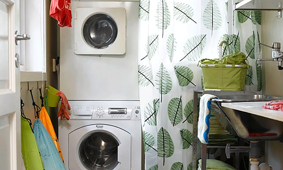 Vaskemaskin og tørketrommel på vaskerom