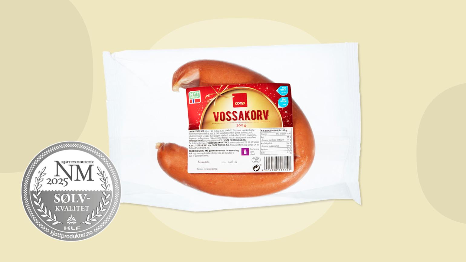 Coop Vossakorv, sølvmedaljevinner i NM i kjøtt 2025, på beige bakgrunn med bobler.
