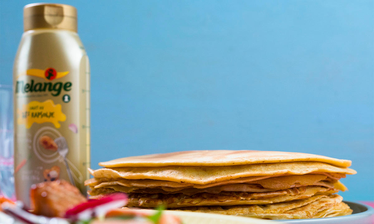 Mange tynne pannekaker lagt oppå hverandre