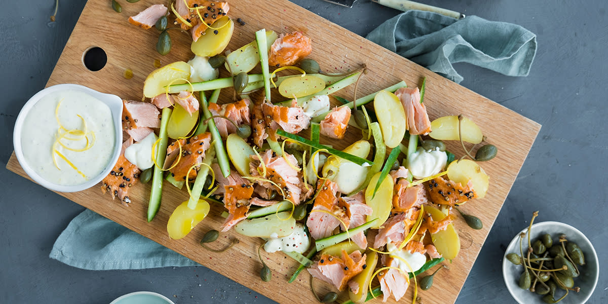 salat-med-rokt-laks-hovedbilde.jpg