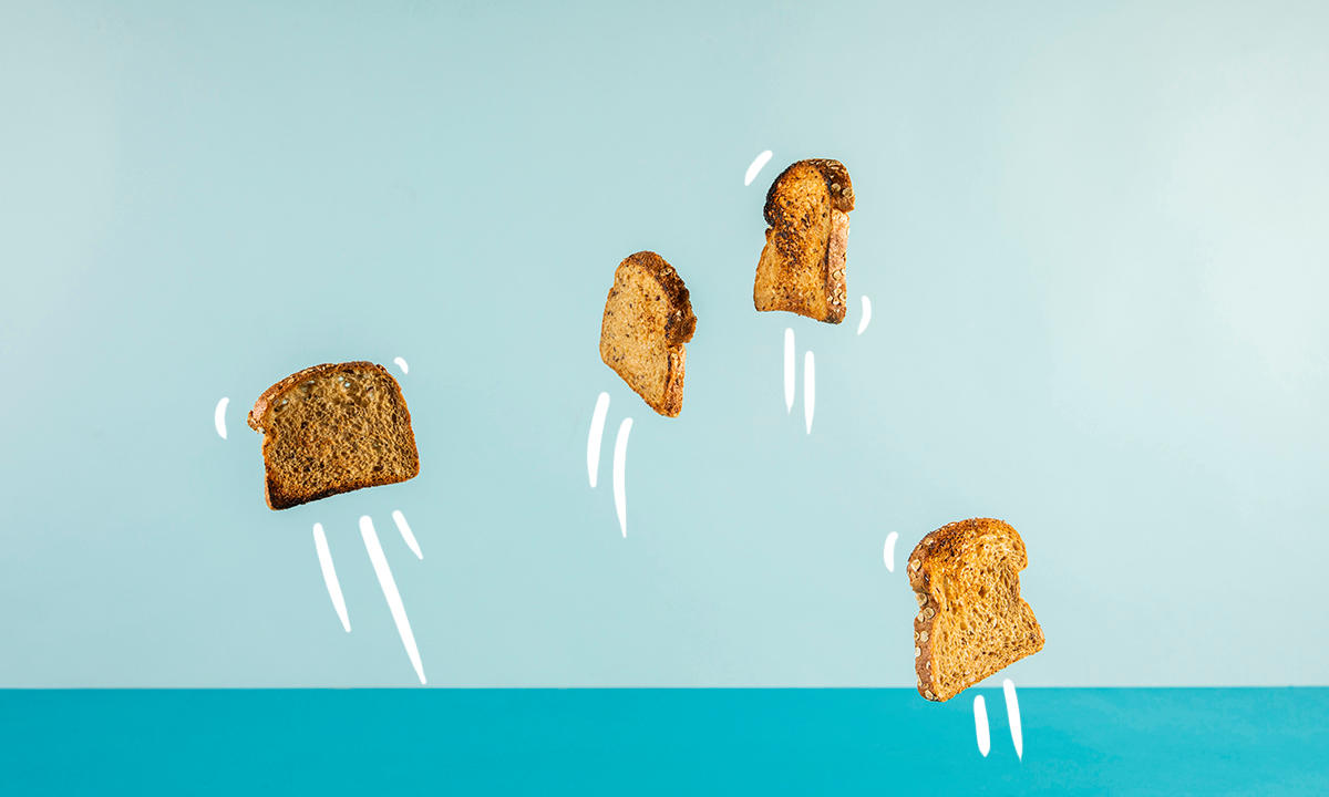 Brødskiver flyr i luften