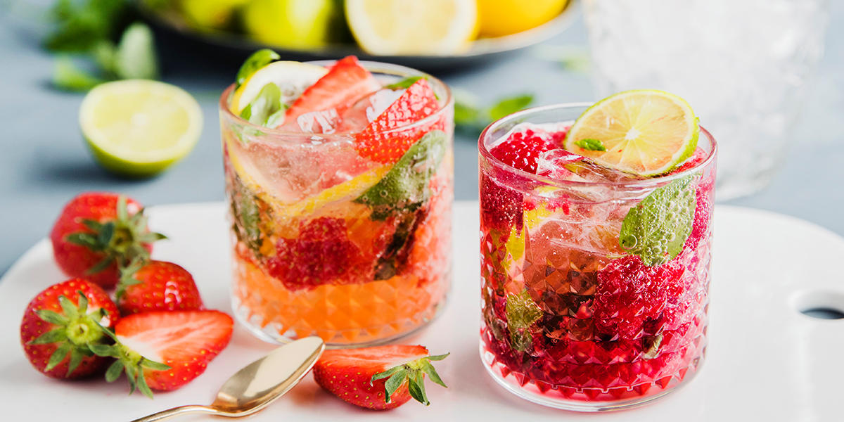 mocktails-med-jordbar-hovedbilde.jpg