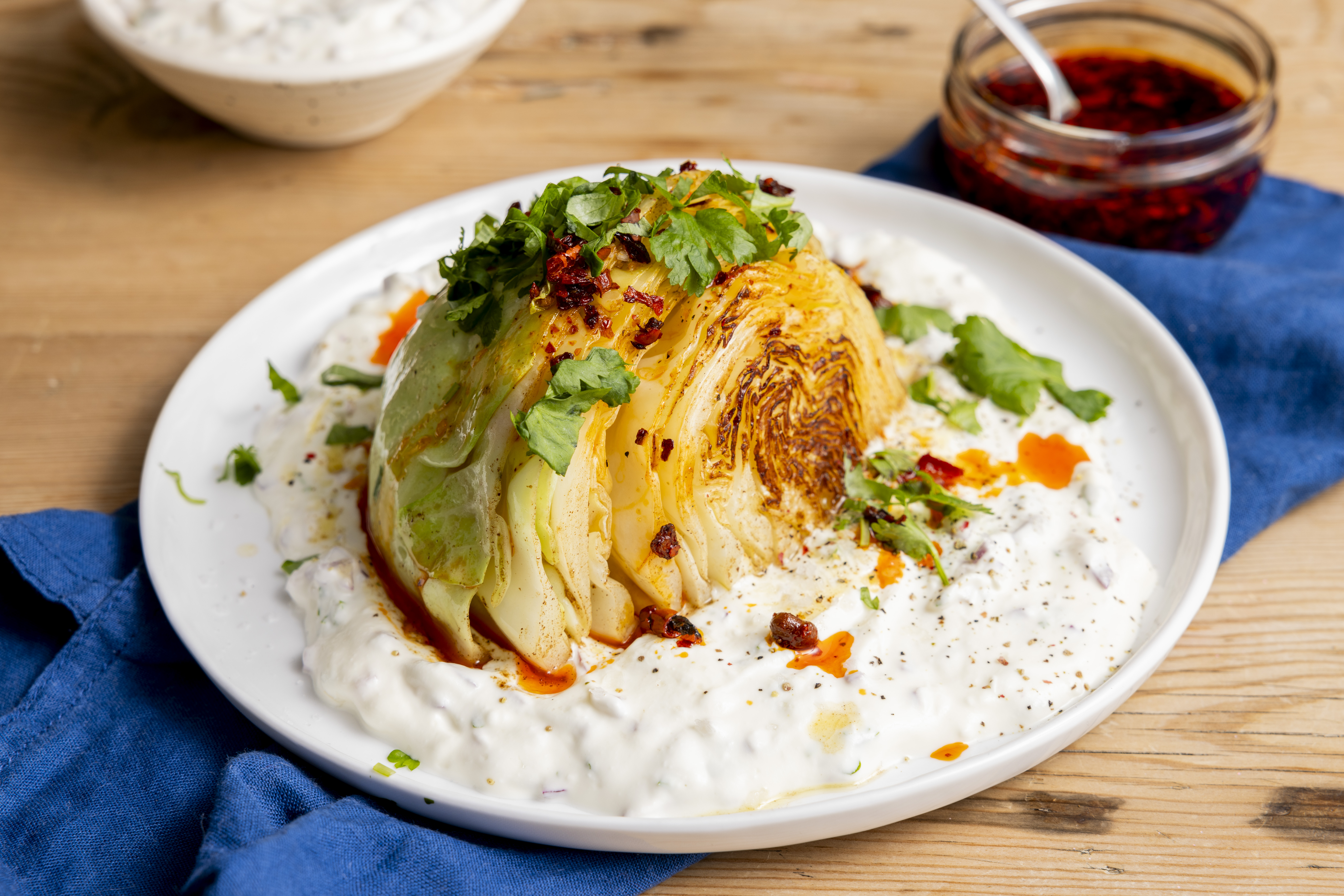 Stekt hodekål med hjemmelaget yoghurtdressing