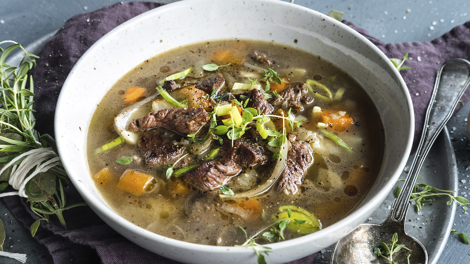 Kjøttsuppe med høyrygg