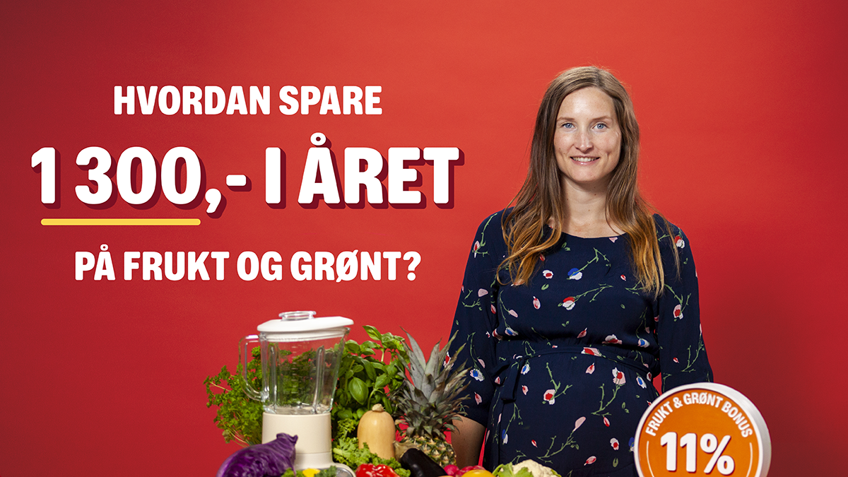 Hvordan spare på frukt og grønt? Dame med frukt og blender.