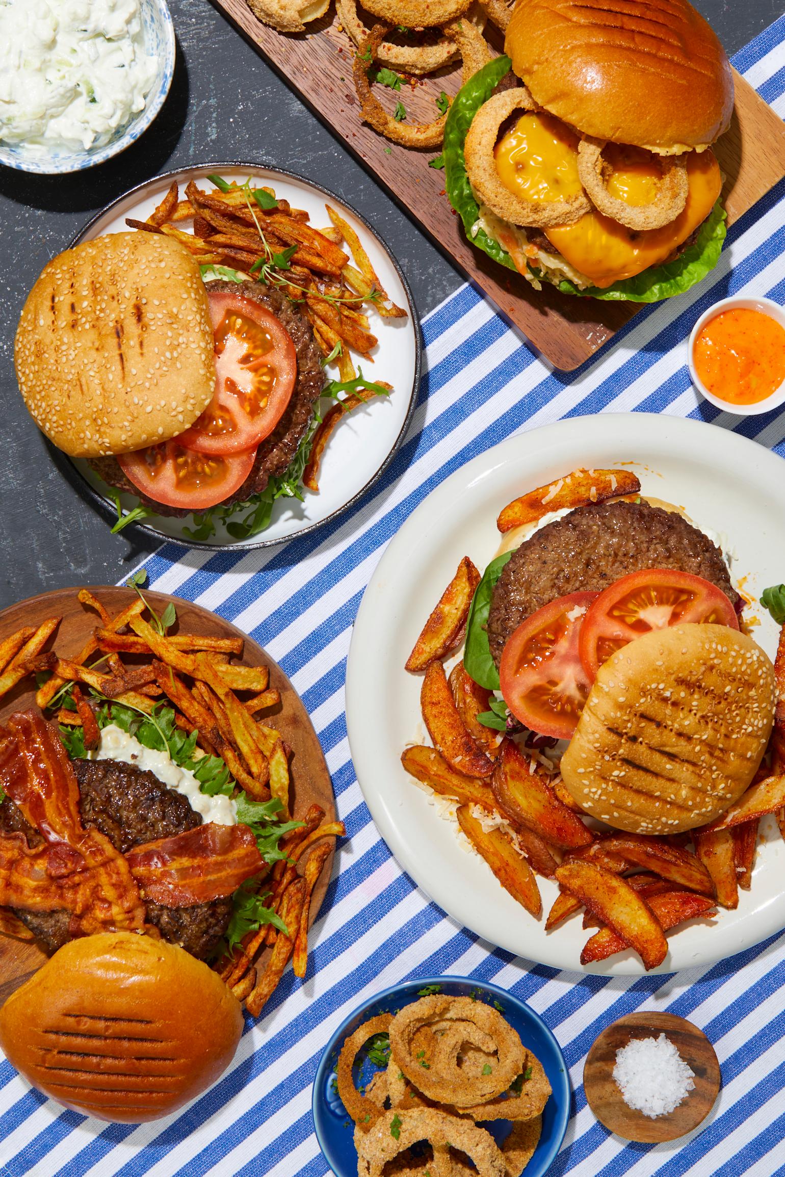 Burgere på blåstripet duk for mobil