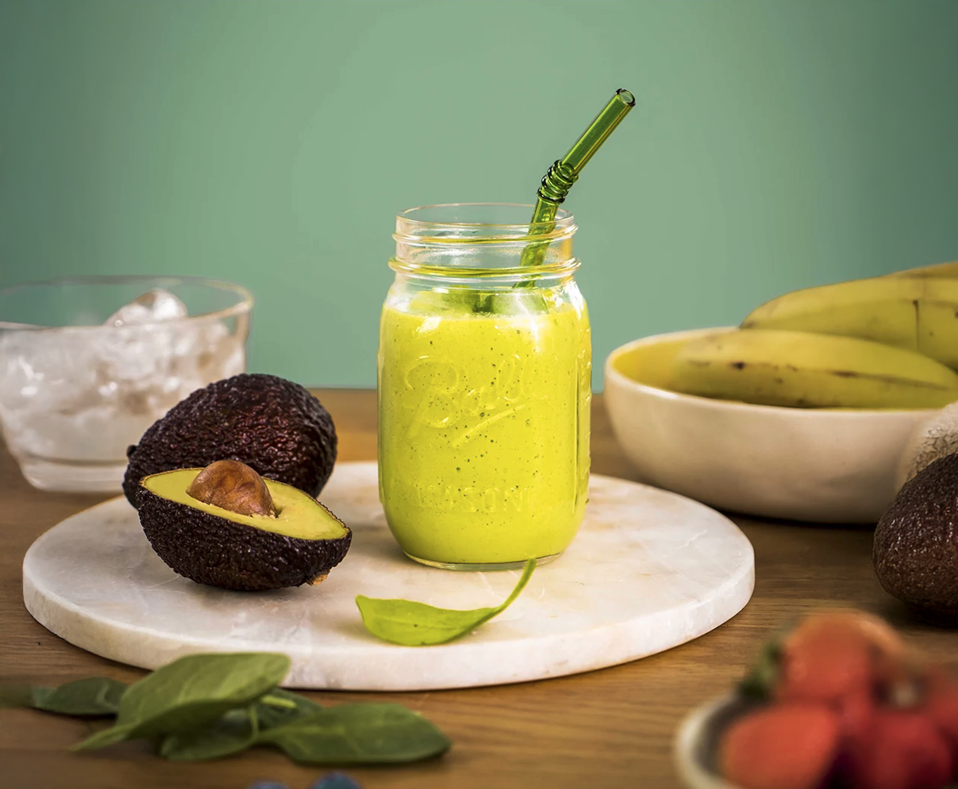 Smoothie med banan, avokado og spinat