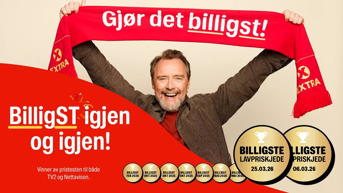 Person holder rødt Extra-skjerf med teksten "Gjør det billigst!" over hodet. Reklame for "Billigste lavpriskjede".