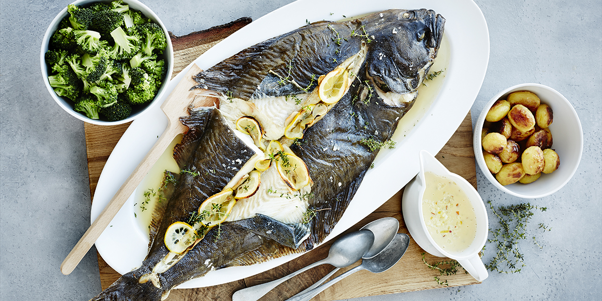 Helgrillet kveite med frisk smørsaus