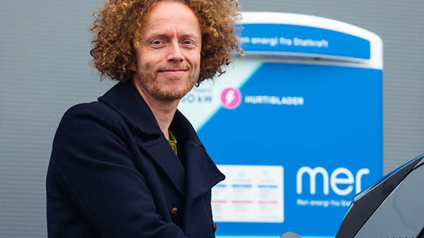 Mann ved Mer stasjon