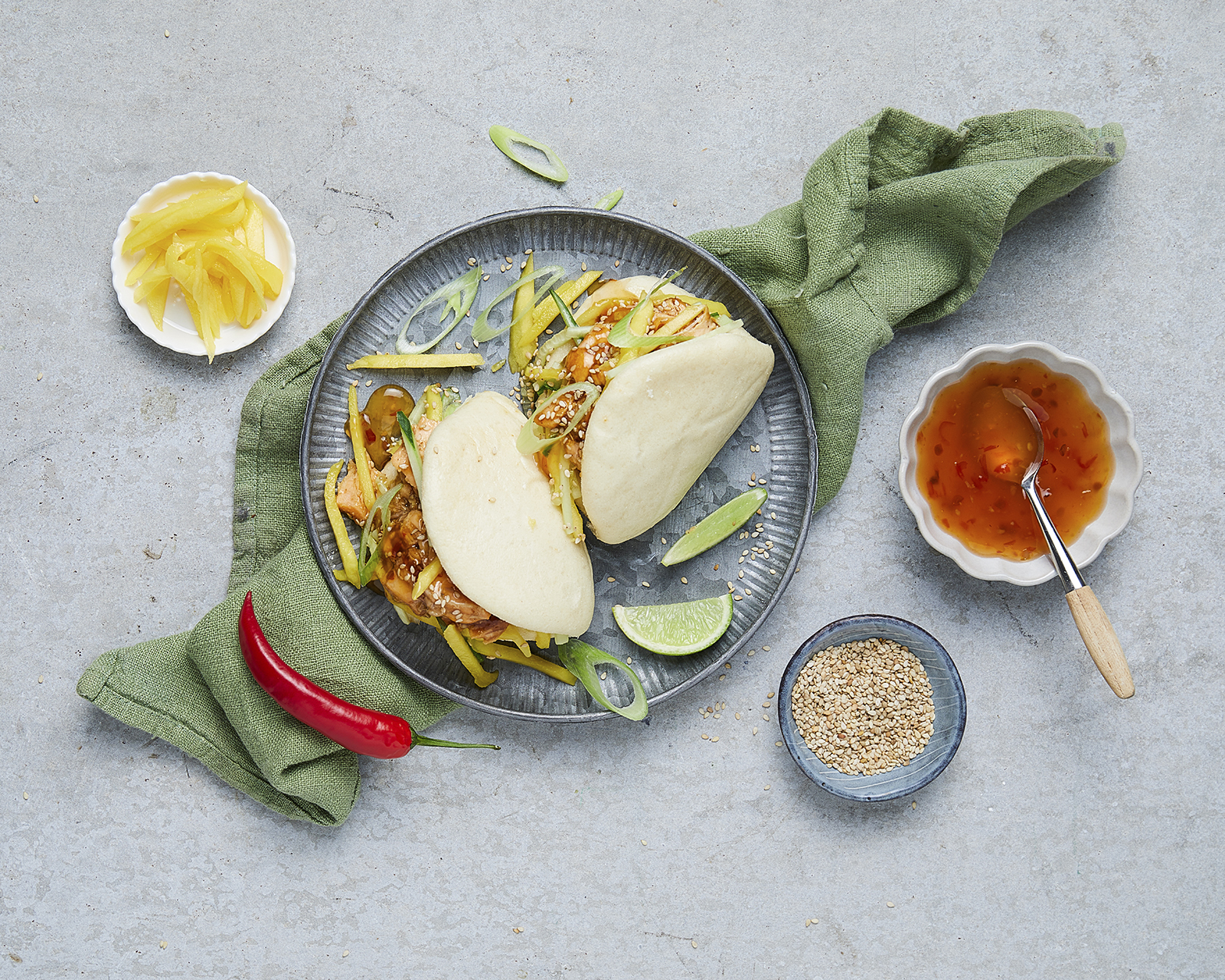 Steam buns med teriyakilaks og mango