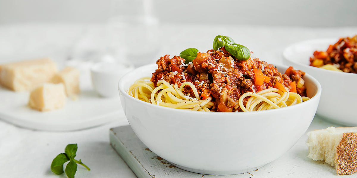 vegetar-pasta-bolognese-lys-hoved.jpg