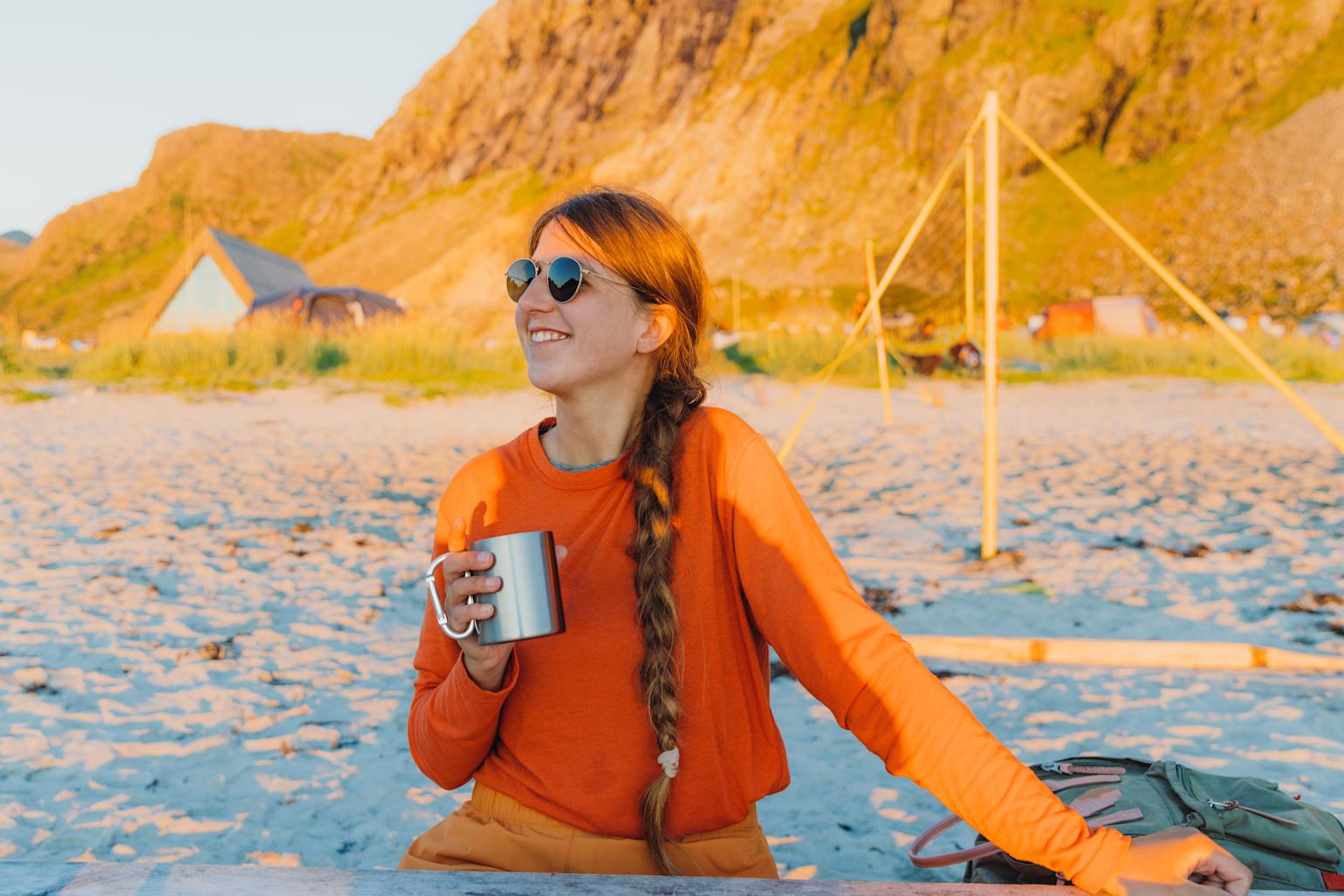 Kvinne på standen i Nord Norge