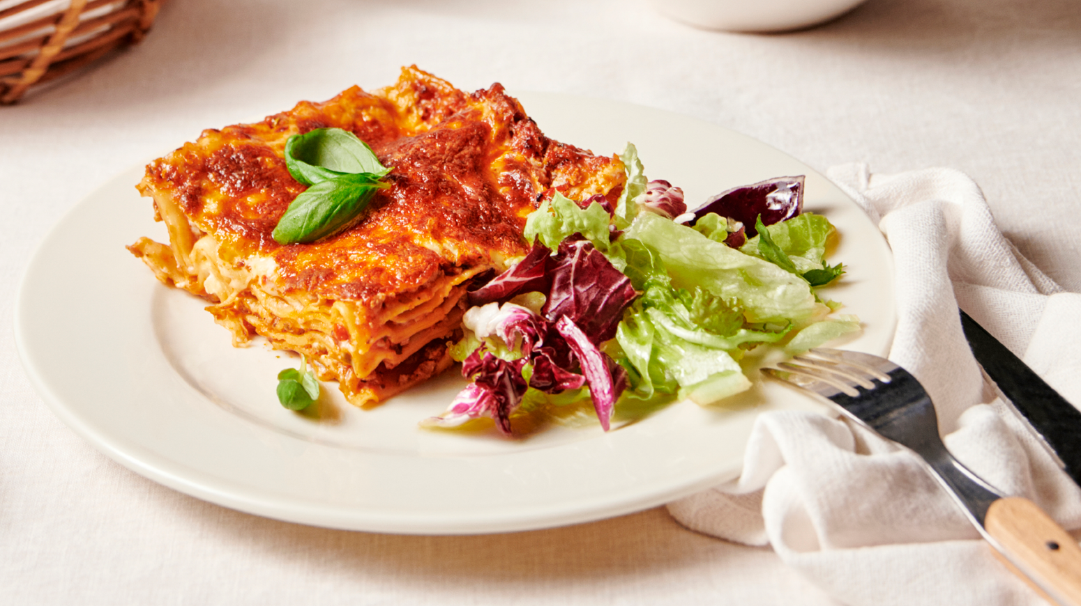 Lasagne med svinekjøttdeig og mozzarella