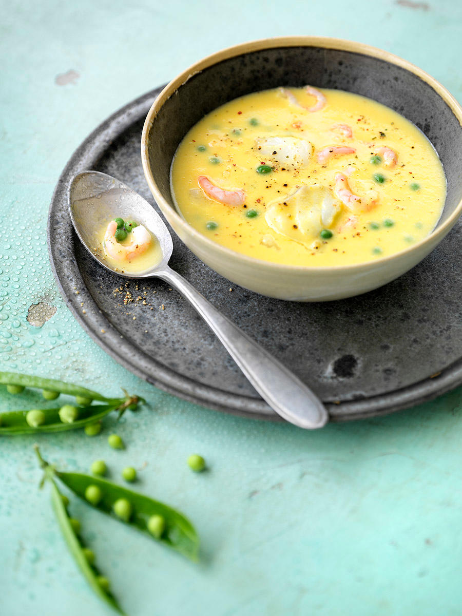 Grønnsakssuppe med torsk og reker