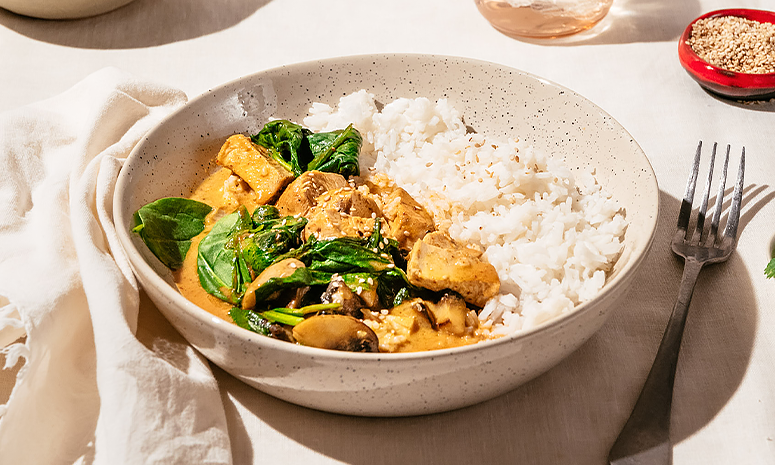 Kylling med sopp og ris i red curry