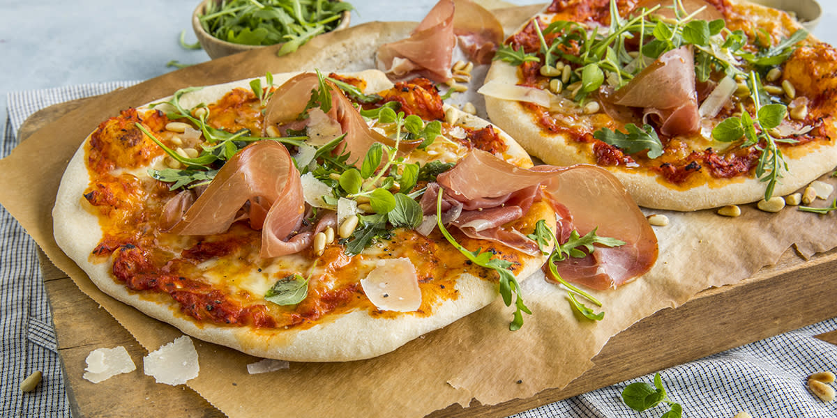 Pizza Parma med ekte italiensk pizzasaus