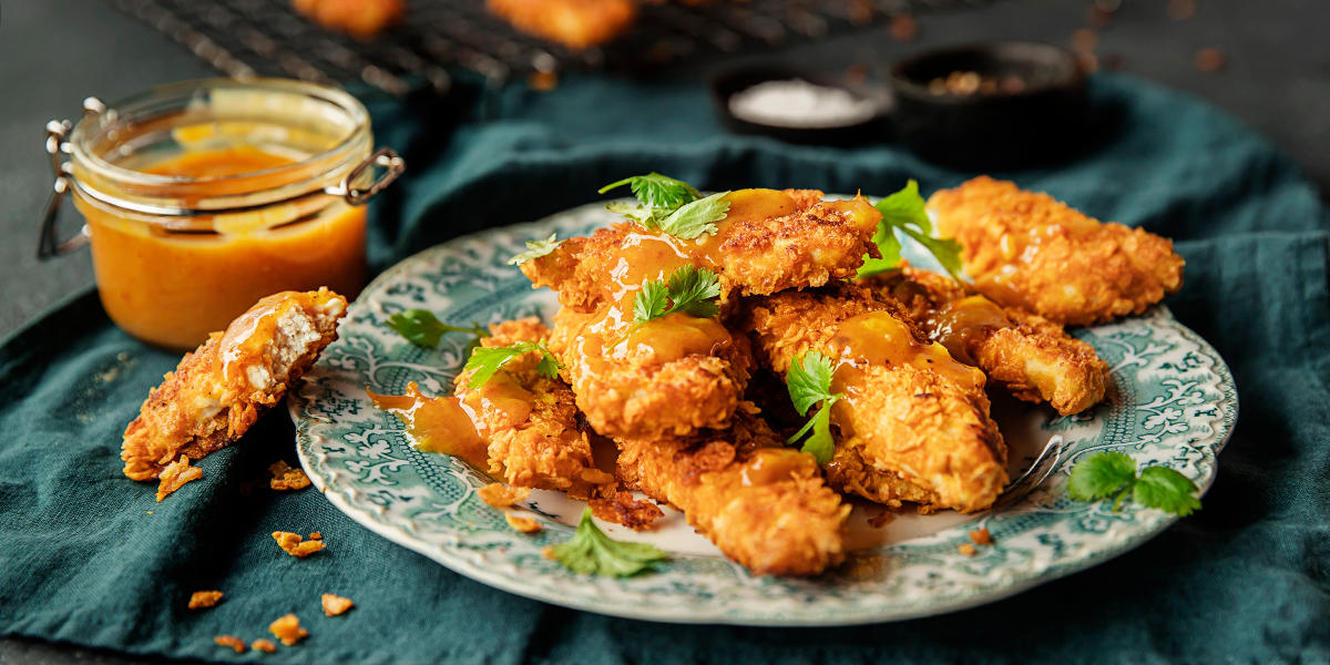 Saftige kyllingnuggets med hot appelsinsaus