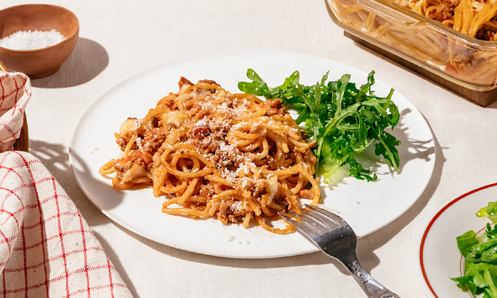 Pasta med kjøttdeig og kremet tomatsaus