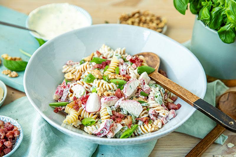 Kremet pastasalat med bacon