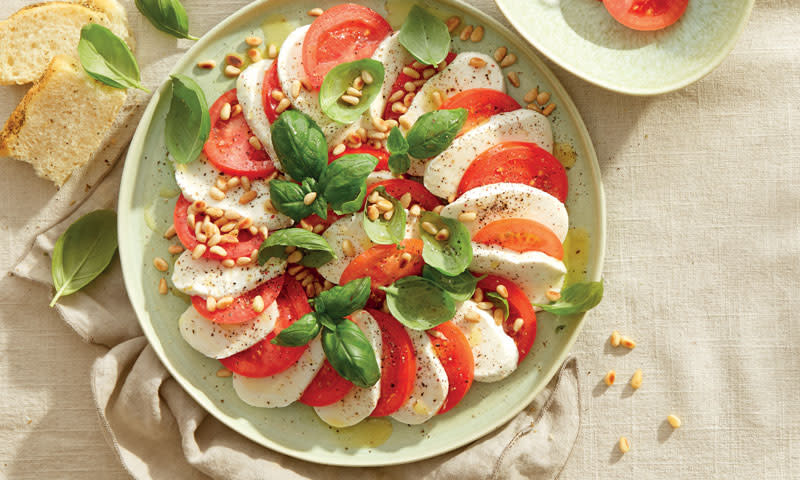 Caprese med ristede pinjekjerner